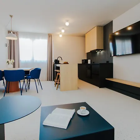 Apero Apartahotel 3*