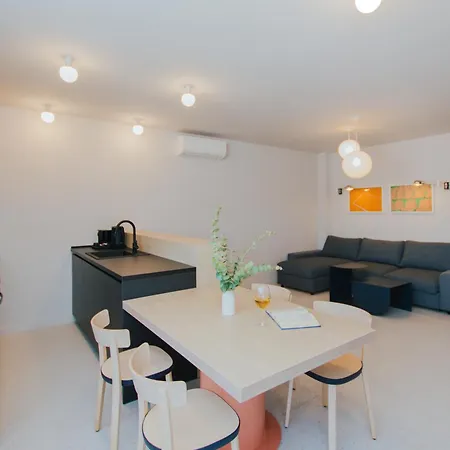 Apero Apartahotel 3*