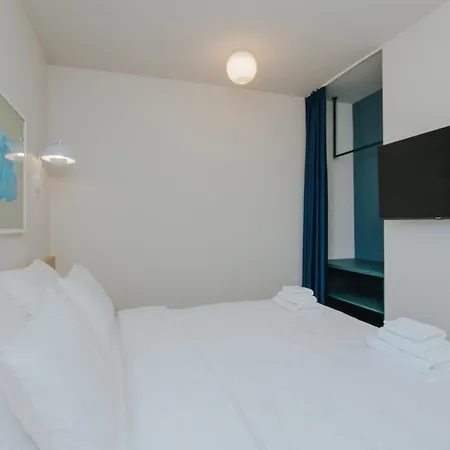 Apero Apartahotel 3*